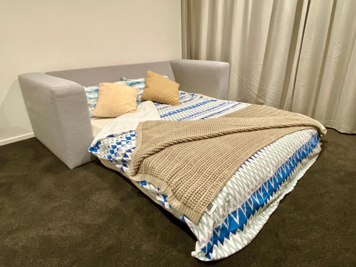 Modern 2-Bedroom Apartment 7-Mins Walk To 퀸즈타운 외부 사진